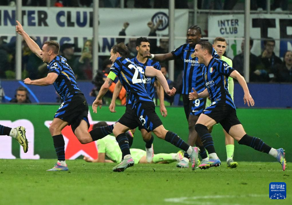 华体会官方网站-包含国际米兰训练开放日，关键时刻迎来里程碑引欢呼，中超在即，训练强度明显提升的词条